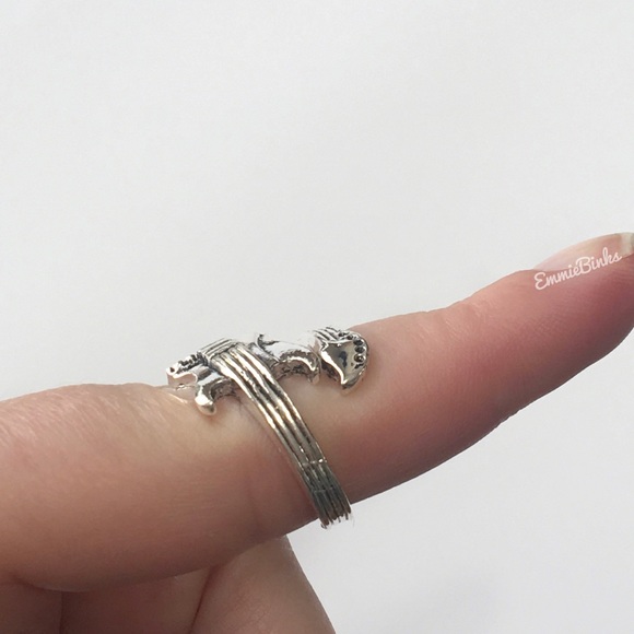 New Minimalist Guitar Bypass Ring - Aged Vintage Vibe - Wrap Guitar Ring Music - Picture 5 of 10